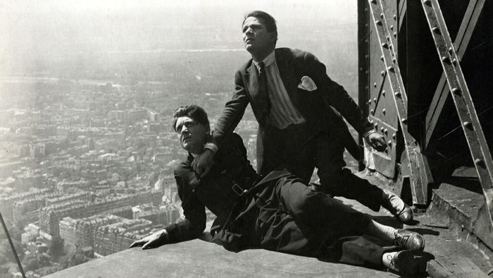 Projection - "Paris qui dort" (1925)