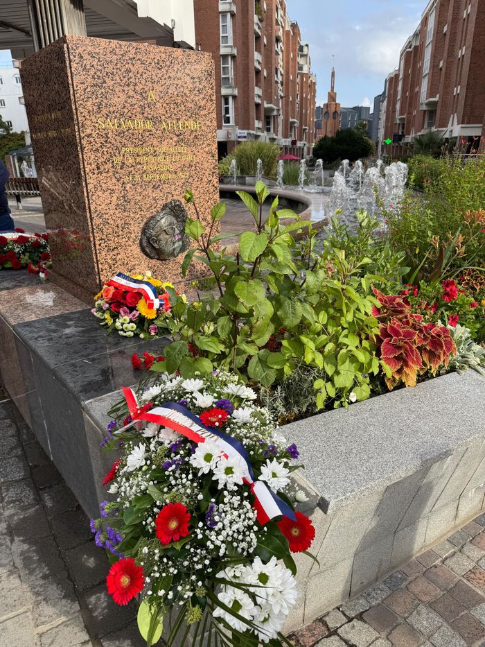 La Ville de Villeneuve d’Ascq organise un rassemblement commémoratif en hommage à Salvador Allende, vendredi 11 septembre 2026 à 18h30, sur le parvis de l’Hôtel de Ville.
