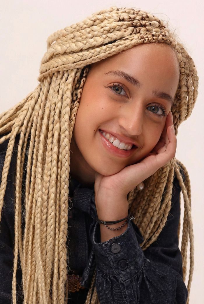 Une voix céleste au cœur du patrimoine français À seulement 17 ans, elle est la nouvelle étoile de la scène lyrique française.