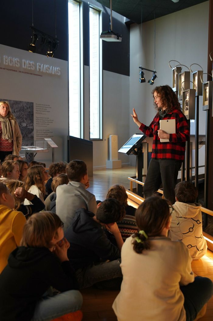 Avec un guide du Musée de la Bataille de Fromelles, découvrez la bataille, les recherches archéologiques et l'histoire des soldats disparus lors de cette visite guidée de l'exposition permanente.