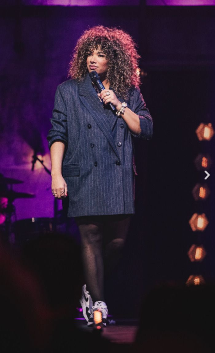 Une vie déjantée, un humour qui fait mouche !