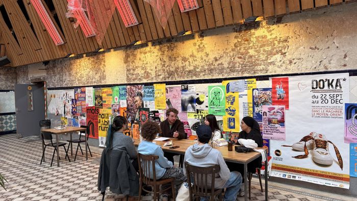 Add on est un parcours d’insertion permettant à toute personne de plus de 18 ans de réaliser des projets culturels et artistiques collaboratifs au sein de la Condition Publique.