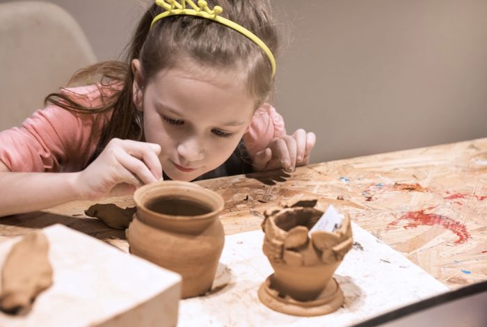 Atelier modelage argile - créations de Noël