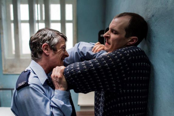 Porté par la performance de Tom Vaughan-Lawlor, ce thriller montre toute la complexité du processus de paix nord-irlandais.