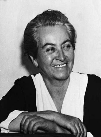 Présentation de la nouvelle traduction de l'anthologie bilingue de poésie et prose de l'écrivaine chilienne Gabriela Mistral, prix Nobel de littérature en 1945, "De désolation en tendresse"