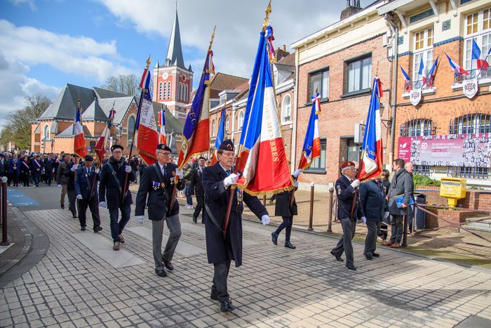 Le dimanche 29 mars à 11h, une cérémonie officielle est organisée avec un rassemblement face à la Mairie d’Ascq.
