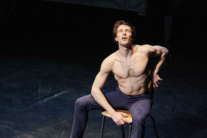 Une adaptation jouée et dansée du "Journal d’un fou de Gogol", interprétée par Mathieu Ganio, danseur étoile de l'Opéra de Paris, accompagné par Kôtarô Fukuma, pianiste de renommée internationale.