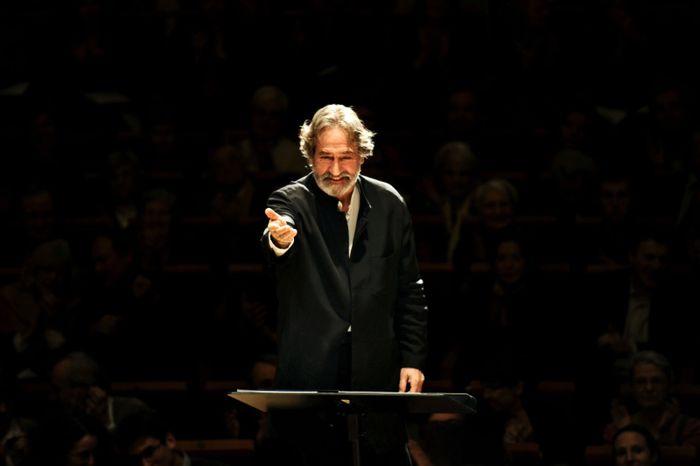 Le maître sera à la Philharmonie de Paris avec le Concert des Nations et l’Académie Beethoven 2020, pour rendre hommage au grand compositeur en présentant les Symphonies 1, 2 et 4.