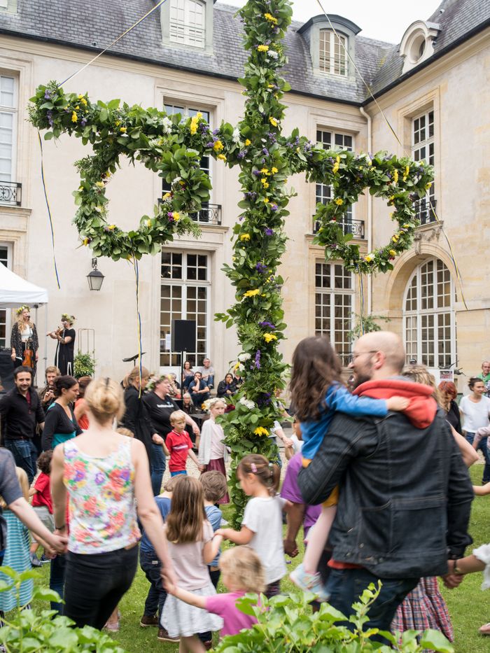 L'Institut suédois ouvre les portes de son jardin et vous donne rendez-vous pour fêter l’été et la musique avec les festivités traditionnelles suédoises mais aussi des concerts plus contemporains.