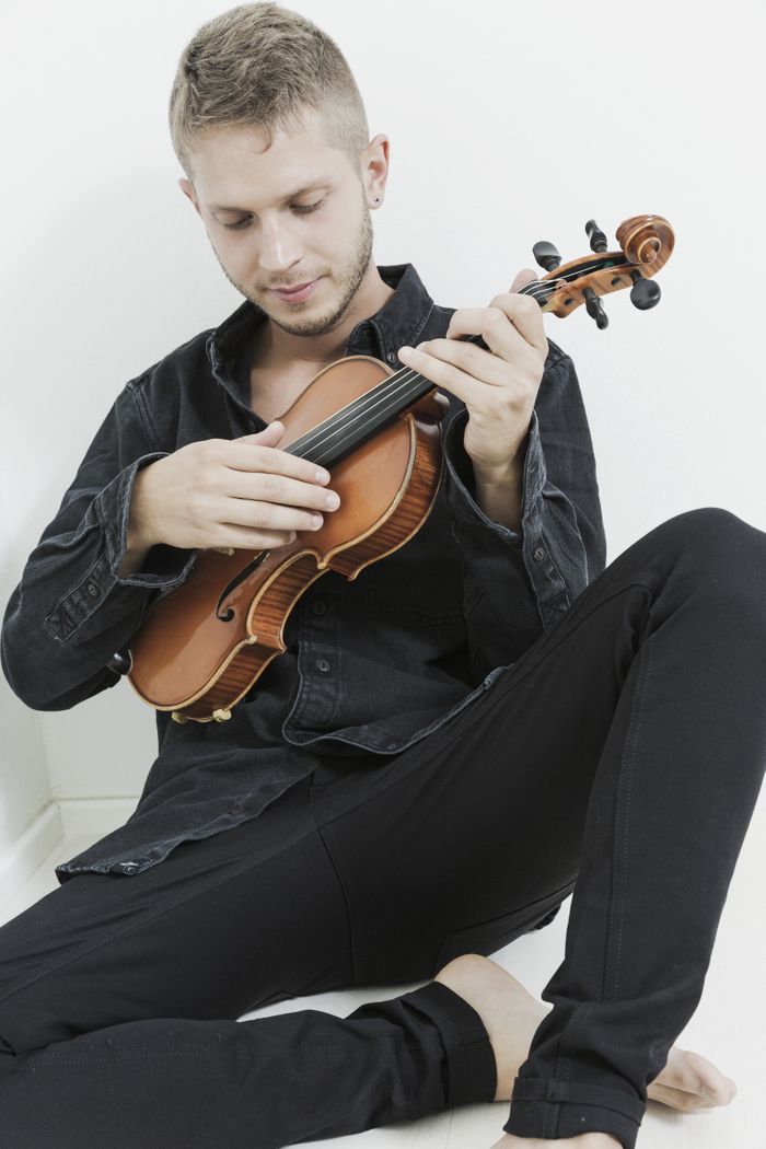 Violoniste, compositeur, multi-instrumentiste et chef d’orchestre, Federico Mecozzi nous proposera son premeier album, Awakening.