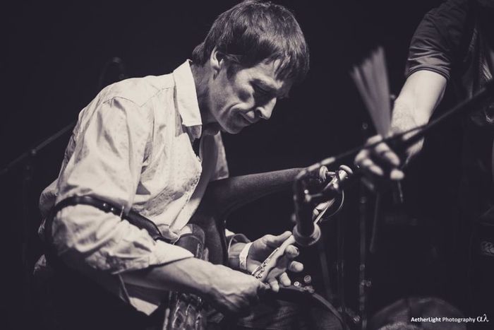 Accompagné par le guitariste Graham Watson, le « maître de la cornemuse irlandaise » nous présentera son dernier album solo.