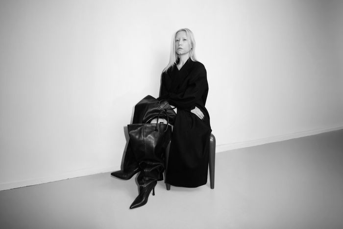 Nicole Walker, commissaire de l’exposition « Tout est en ordre », en propose une visite commentée.