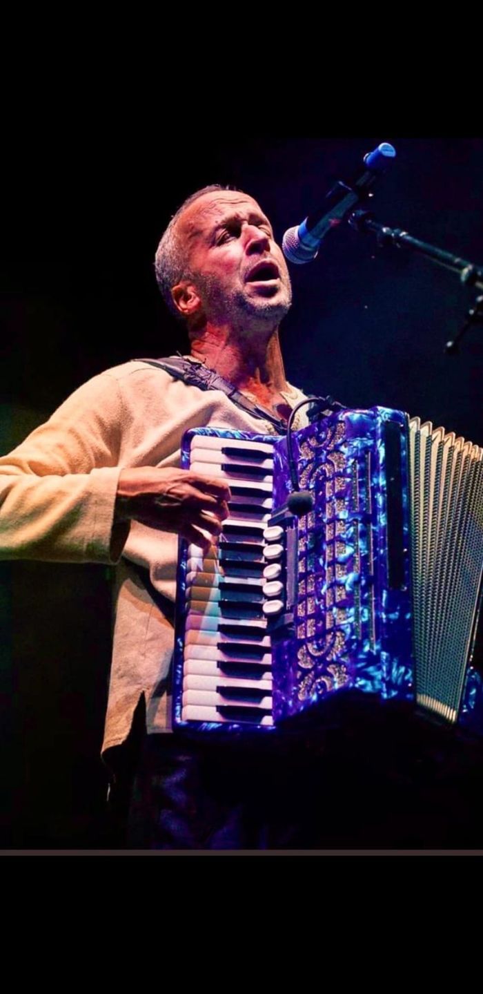 Le secteur musique de la Bibliothèque consacre son World music Tour à la musique Raï avec conférence, atelier et concert.