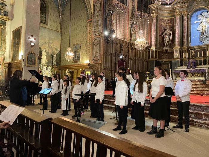 Un florilège de chants, rassemblé et préparé par les chœurs du Conservatoire, ainsi que les élèves des classes de chant lyrique, pour réchauffer les oreilles, et les cœurs à l’approche de Noël.