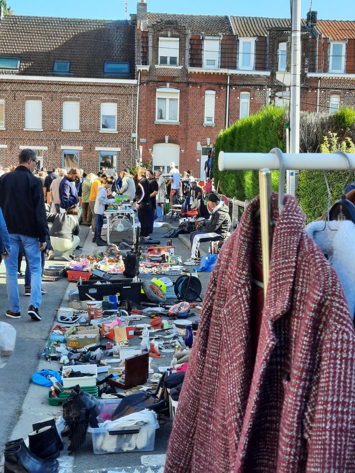 La braderie d’Ascq revient le dimanche 4 octobre 2026 de 8h à 15h, organisée par la nouvelle association Braderie Solidaire d’Ascq, qui réunit un collectif d’habitants et d’associations du quartier.