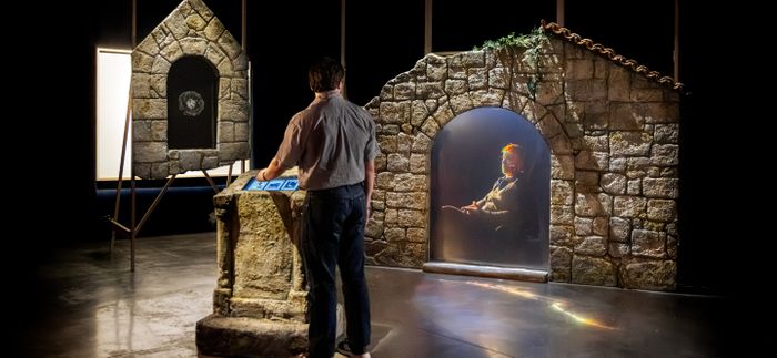 Visitez les équipements de production du Fresnoy et le processus de création d’une œuvre de Panorama 28 en compagnie de l’artiste Thomas Ferreira qui présentera les étapes de son travail.