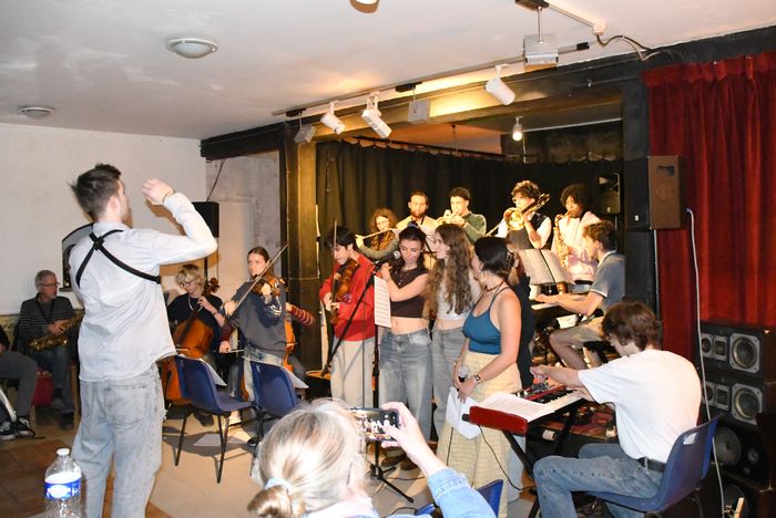 Rendez-vous récurrent des étudiants en classes Jazz ouvert aussi à tous les musiciens de passage.