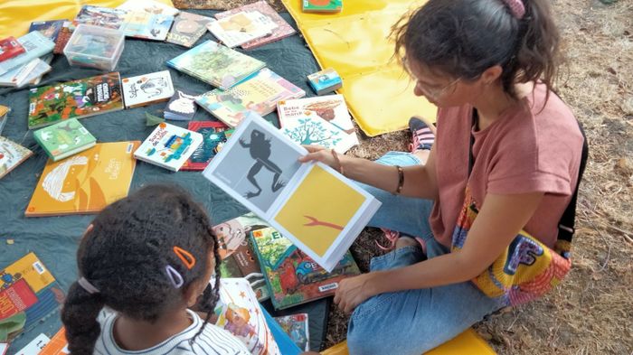 *   Un rendez-vous lectures et contes à destination des enfants de 4 à 10 ans, pour s’évader et faire des découvertes.  
    Salle de l'Heure du conte.