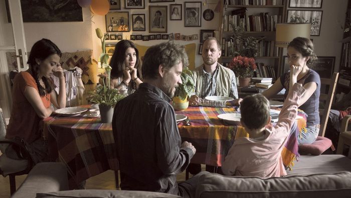 L'association Kino Visegrad a le plaisir de vous inviter à la projection du film inédit en France&nbsp;Ernelláék Farkaséknál / It's Not The Time Of My Life, en présence du réalisateur Szabolcs Hajdu.