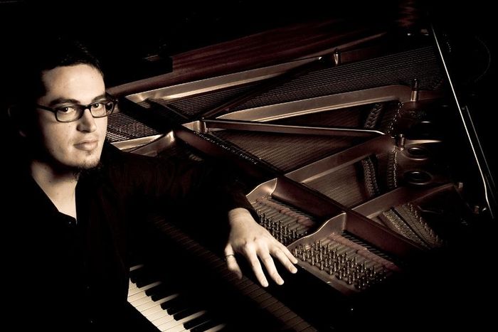 Le jazzman dublinois présente son dernier enregistrement solo à l’occasion d’un récital exceptionnel à l’ambassade d’Irlande.