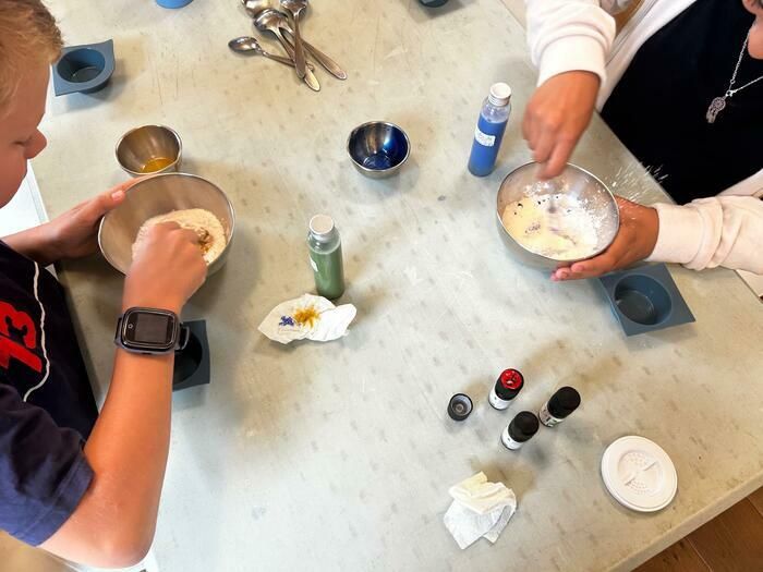 Un atelier parent-enfant pour fabriquer 3 produits cosmétiques 100% naturels et 0 déchet avec Nature Résiliente.