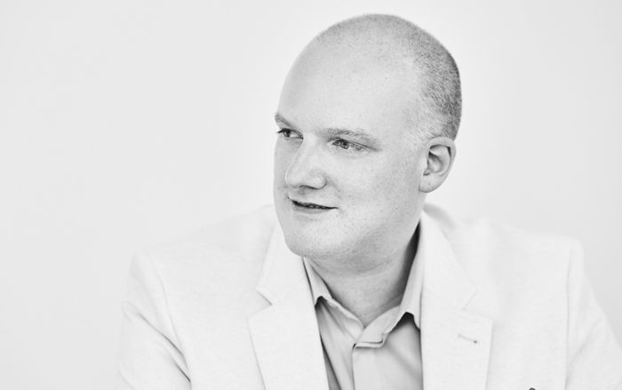 « Idées claires, jeu ample s’adaptent à toutes les périodes et tous les styles avec une facilité qui ne laisse à aucun moment deviner l’important travail que suppose une telle aisance. » Diapason
