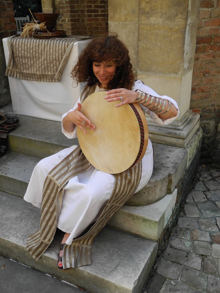 Avez-vous l’audace d’un aventurier et la perspicacité d’un archéologue chevronné ? Alors cette épreuve est pour vous : Avec l’aide d'une comédienne et d'un musicien, plongez dans l’Antiquité.