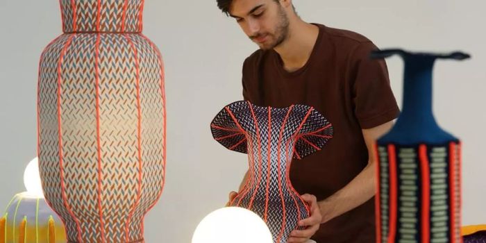 Gaspard Fleury-Dugy possède une signature dans le design textile contemporain - ses sculptures colorées associent formes organiques et détails futuristes, où apparaissent de multiples références.