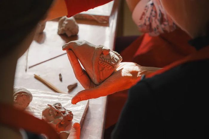 Atelier de modelage d'argile - Créations de Noël