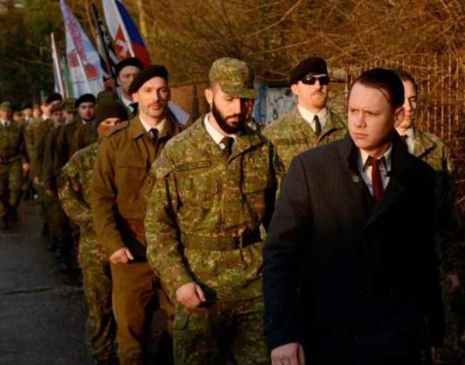 Projection du documentaire tchèco-croate realisé par Jan Gebert sur le groupe paramilitaire slovaque Slovenskí branci (Recrues slovaques).