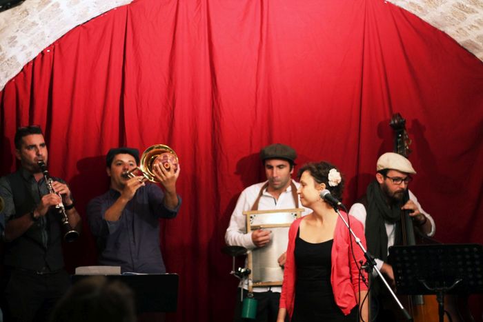 Squat Cats' Jazz Band va vous faire danser au Paris-Prague jazz club avec ses rythmes de Charleston et de New Orleans du début du 20ème siècle !
