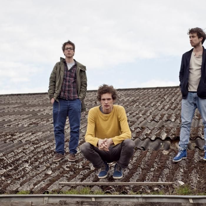 Aaron Ahrends, Paul Rundel et Pascal Karier ont concocté un savant cocktail de pop et de house, suffisamment enivrant pour qu’on se laisse aller à esquisser quelques pas de danse.