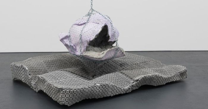 L’artiste luxembourgeoise Vera Kox, installée pour trois mois à Paris, dans le cadre d’une résidence à la Cité internationale des arts, participe à la Bienvenue Art Fair.
