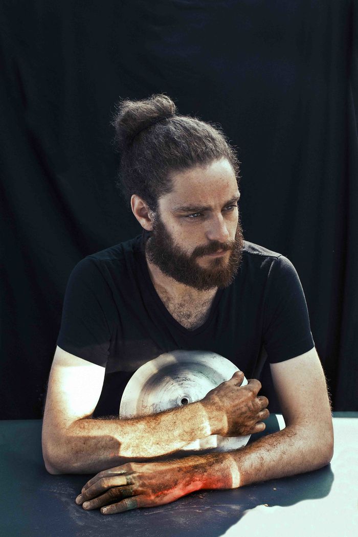 Pour le troisième mercredi du Jazz de l’année, le CCS invite le jeune et talentueux drummer Nicolas Stocker. Il livre en exclusivité son premier opus SOLO, concocté lors d’une résidence à Berlin.