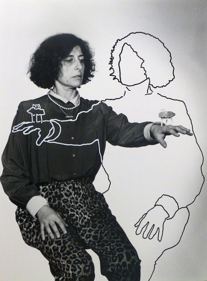 Esther Ferrer artiste plasticienne performeuse discutera vendredi 22 novembre de 19h à 21h30 avec Sandrine Meats et Nicole Fernandez Ferrer.