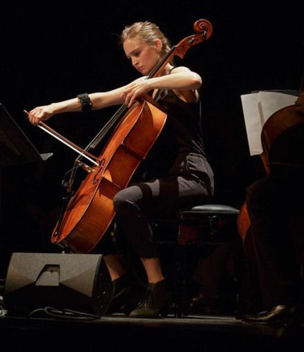 La violoncelliste Mariel Roberts du célèbre Mivos Quartet présentera un programme d'œuvres récentes, dont deux de compositeurs associés à l'Université Columbia.