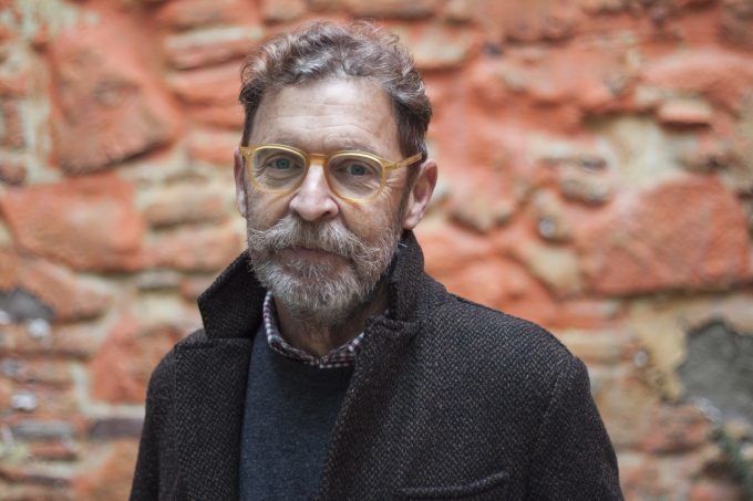 Présenté par Pol Boixaderas, le dernier recueil de J.M Fulquet "Ample vol de la nit" a obtenu en 2017 le plus prestigieux prix de poésie en Catalogne, le prix Carles Riba.