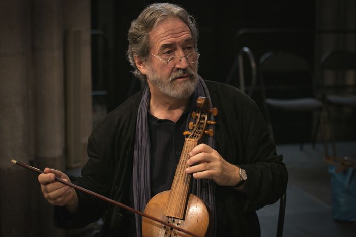 Le maître musicien y présente la Messe des défunts de Cristóbal de Morales.