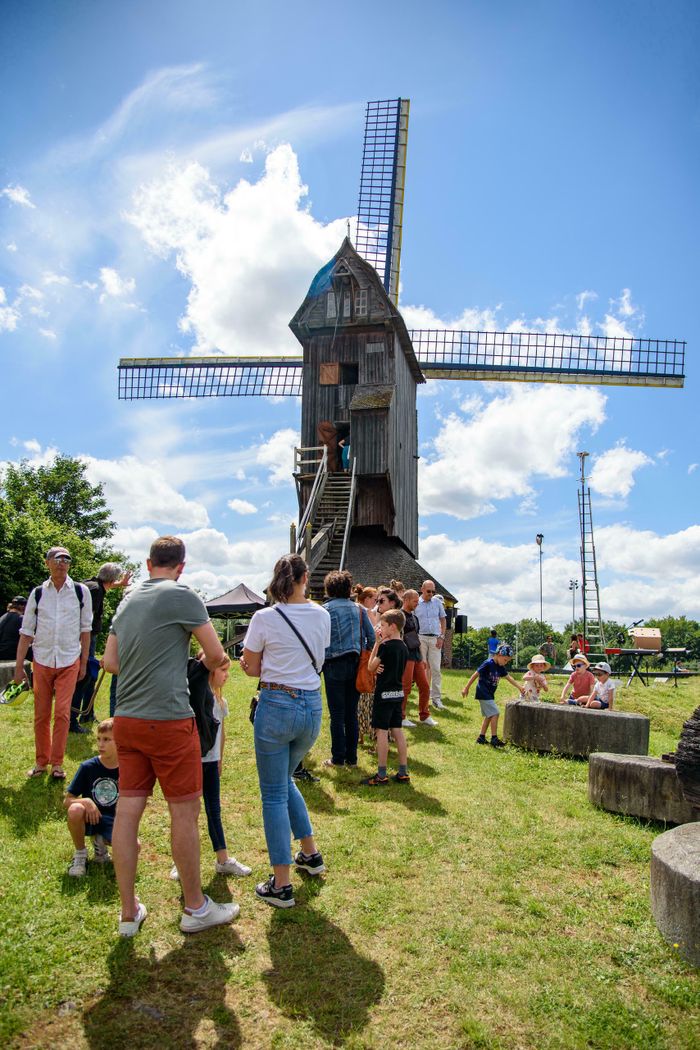 Pendant les vacances d'automne, venez visiter les moulins de Villeneuve d'Ascq ! Le Musée vous propose aussi un atelier fabrication de farine au cours du temps  ou un atelier fabrication de moulinet !