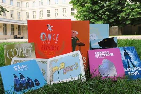 Bibliothèque en plein air!