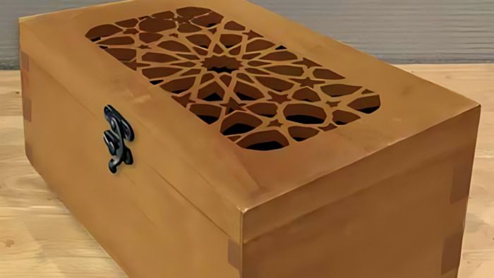 En écho à la Saison Méditerranée inspirez vous du motif du Moucharabieh, cloison en bois caractéristique des pays arabes, pour créer une boîte à thé ouvragée.